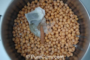 Amritsari Chole, chickpeas, chana, amritsar, cinnamon, tea bags, bay leaf